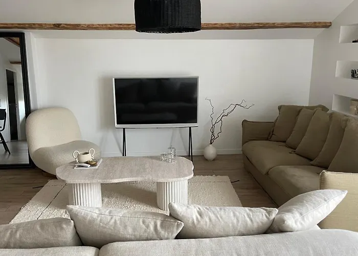 Casa Familia